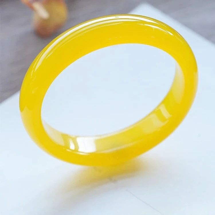 Agate chalcedony yellow bracelet, topaz with jade bracelet medium wide strip beeswax chicken oil yellow bracelet
Agate chalcedony yellow bracelet, topaz with jade bracelet medium wide strip beeswax chicken oil yellow bracelet