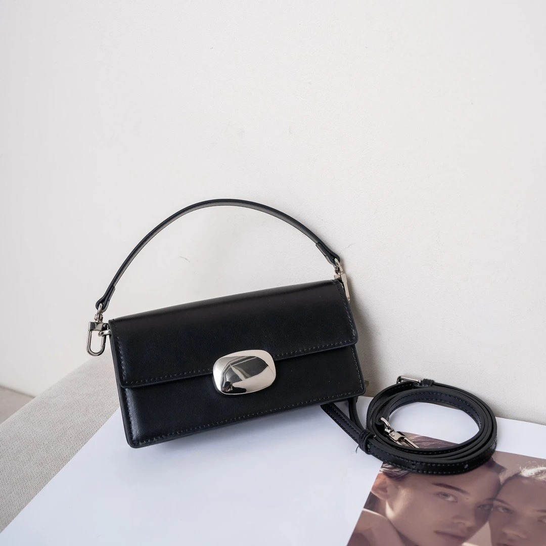 Designer Small Square Chain Bag Light Luxury Single Shoulder Messenger Bag for Women Premium Genuine Leather Crossbody Bag
Designer Small Square Chain Bag Light Luxury Single Shoulder Messenger Bag for Women Premium Genuine Leather Crossbody Bag
