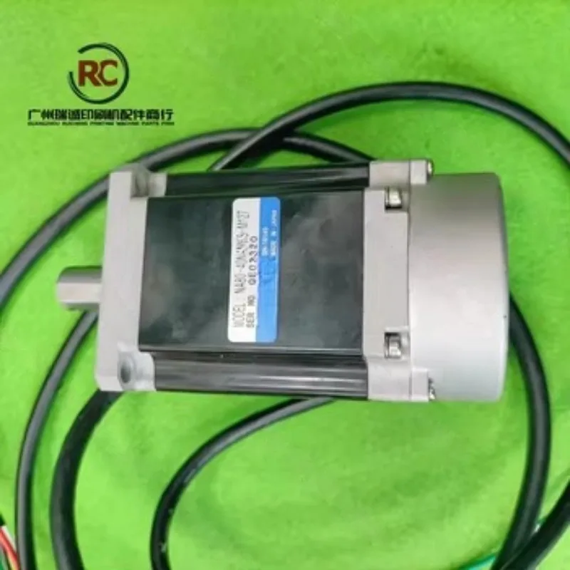 1 Piece Motor NA80-40NAMKS-M127 for Komori Printing Machine Spare Parts 764-6208-502
1 Piece Motor NA80-40NAMKS-M127 for Komori Printing Machine Spare Parts 764-6208-502