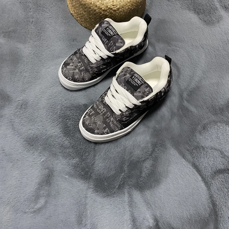 Summer Black Loafers, Large Size Shoes, Men's Fashionable Casual Shoes, Breathable Casual Trendy Shoes, Versatile Sneakers
Summer Black Loafers, Large Size Shoes, Men's Fashionable Casual Shoes, Breathable Casual Trendy Shoes, Versatile Sneakers