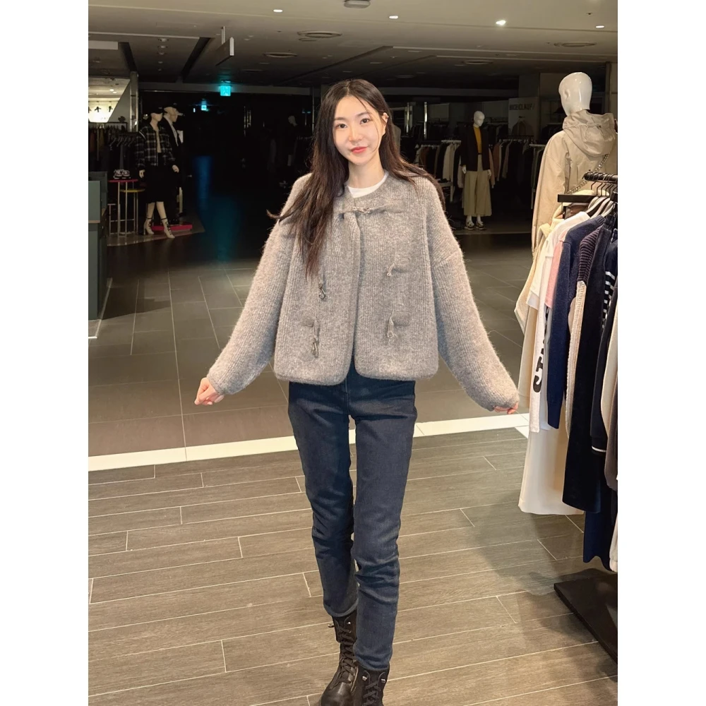 Уникальный осенний свободный вязаный кардиган Softn V25, женский свитер с когтями дракона, уличный свитер...
Уникальный осенний свободный вязаный кардиган Softn V25, женский свитер с когтями дракона, уличный свитер...