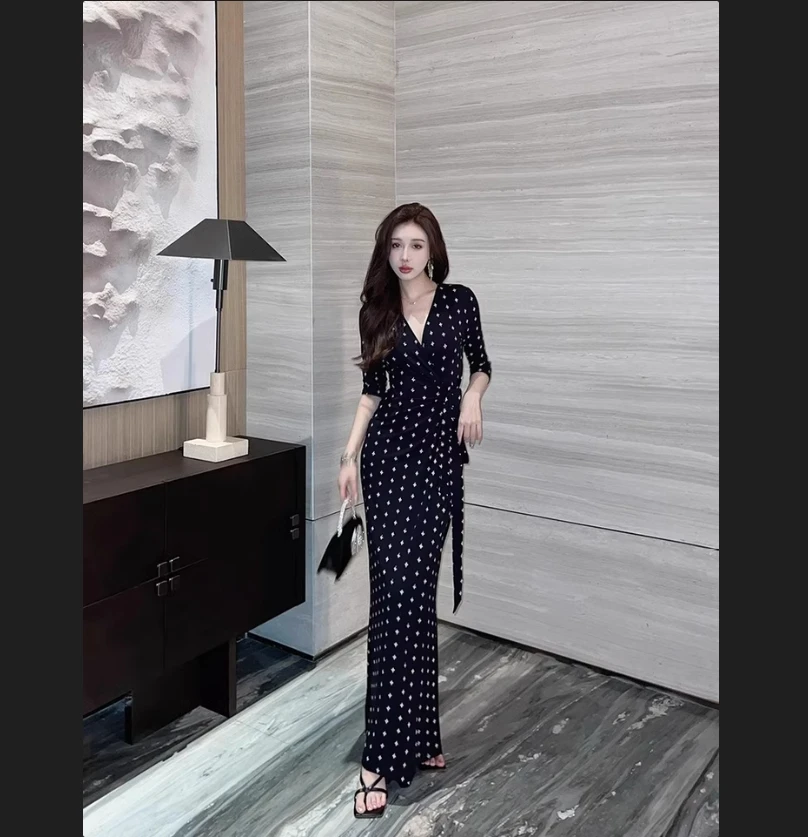 High end brand one-piece split wrap dress for women, lazy vacation style floral dress, long skirt
High end brand one-piece split wrap dress for women, lazy vacation style floral dress, long skirt