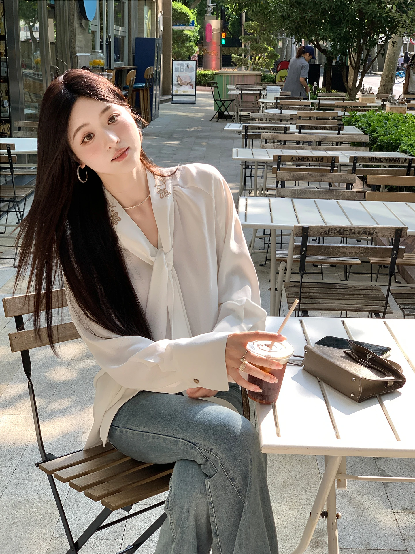 Женская осенняя винтажная блузка Aboutpoem из плотного шифона с вышивкой, на пуговицах, свободного прямого кроя
Женская осенняя винтажная блузка Aboutpoem из плотного шифона с вышивкой, на пуговицах, свободного прямого кроя