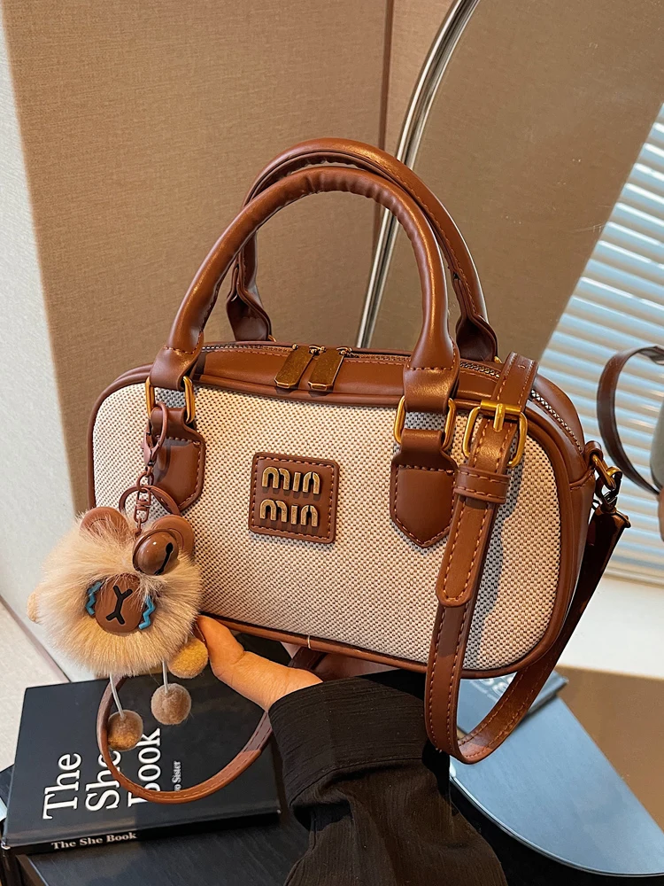 High-end designer bag women's spring and autumn new fashion one-shoulder messenger bag women's western style portable pillow bag
High-end designer bag women's spring and autumn new fashion one-shoulder messenger bag women's western style portable pillow bag