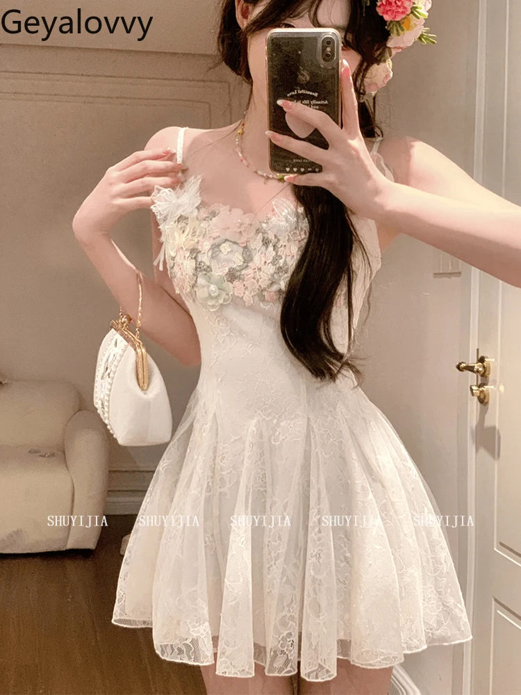 French Pure Desire Three-dimensional Flower Sweet Suspender Dress Summer New Vacation Mesh High Waist Slimming Short Dresses
French Pure Desire Three-dimensional Flower Sweet Suspender Dress Summer New Vacation Mesh High Waist Slimming Short Dresses
