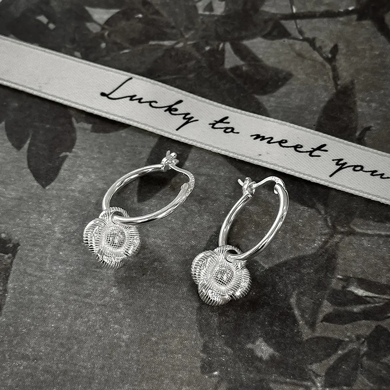 CHOZON S925 однотонные серебряные серьги с цветочным принтом, корейские винтажные оптовые изящные ювелирные изделия для женщин
CHOZON S925 однотонные серебряные серьги с цветочным принтом, корейские винтажные оптовые изящные ювелирные изделия для женщин