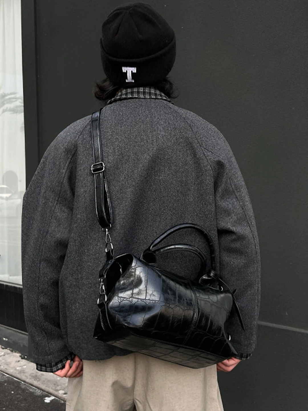 NIN Fashionable Underarm Handbag Pillow Unisex Street Style Commute Vintage PU Trendy Single Shoulder Crossbody Bag
NIN Fashionable Underarm Handbag Pillow Unisex Street Style Commute Vintage PU Trendy Single Shoulder Crossbody Bag