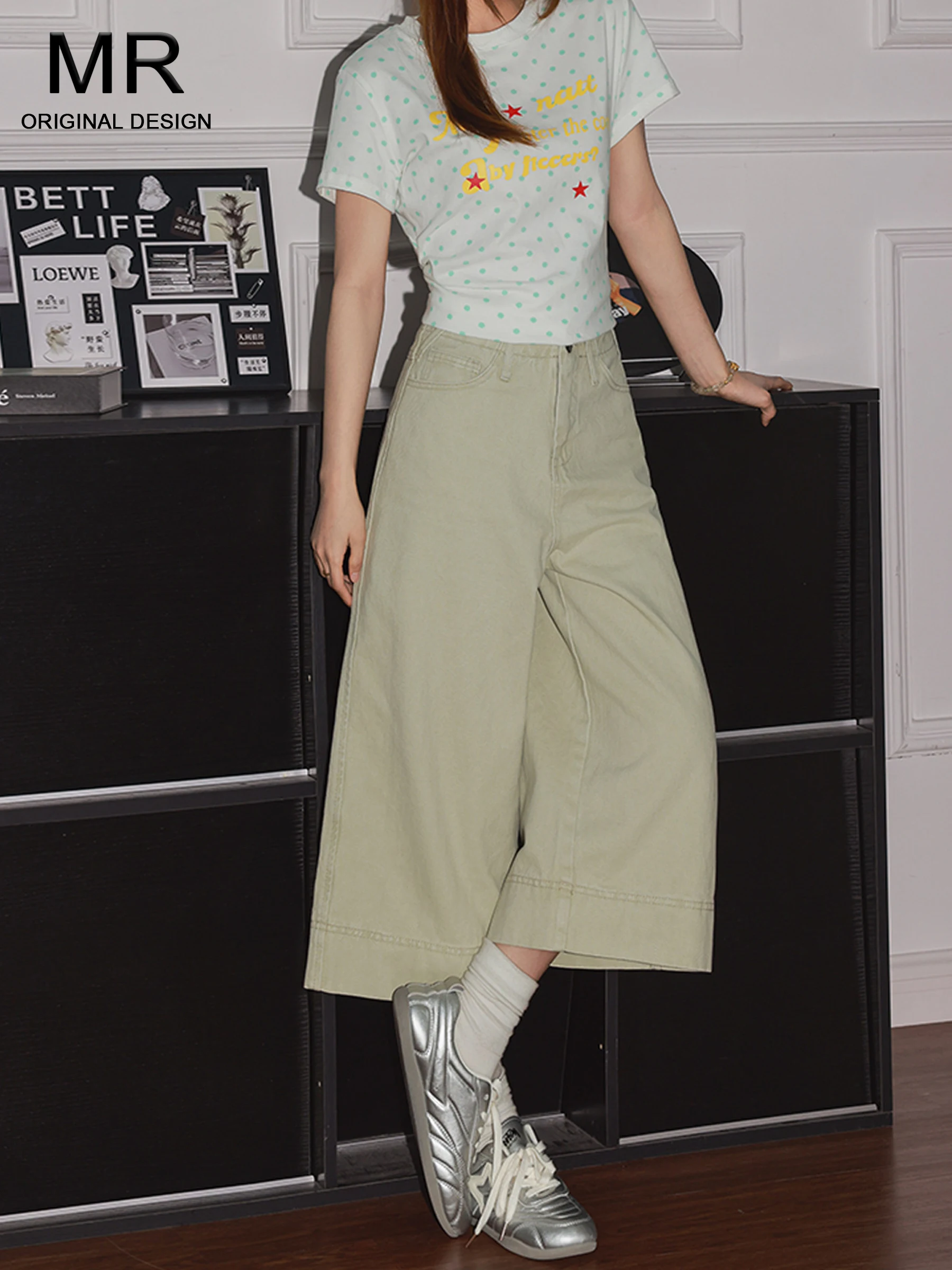 Loose Fit American Style Retro Straight Leg Denim Capri Pants Women Summer Slimming High Waist Cotton Jeans Casual Wear
Loose Fit American Style Retro Straight Leg Denim Capri Pants Women Summer Slimming High Waist Cotton Jeans Casual Wear