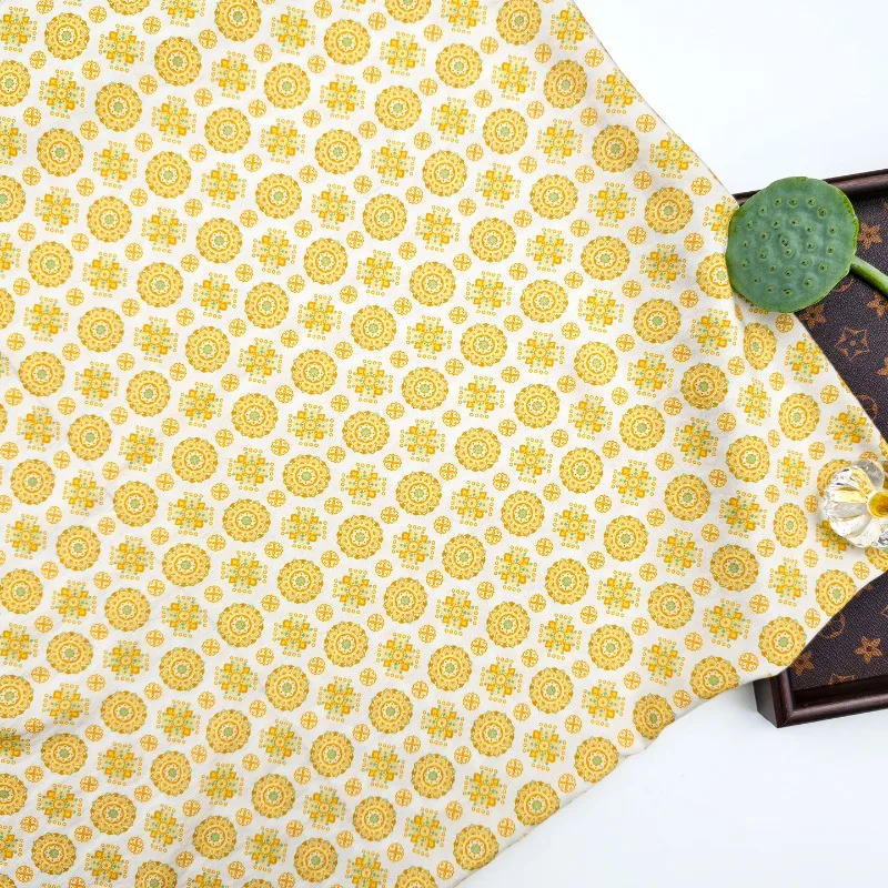 Хлопковая ткань с принтом медальона в стиле шинуазри, женское платье Ципао, блузка, материал одежды, ремесленное шитье, текстильная ткань на метр
Хлопковая ткань с принтом медальона в стиле шинуазри, женское платье Ципао, блузка, материал одежды, ремесленное шитье, текстильная ткань на метр