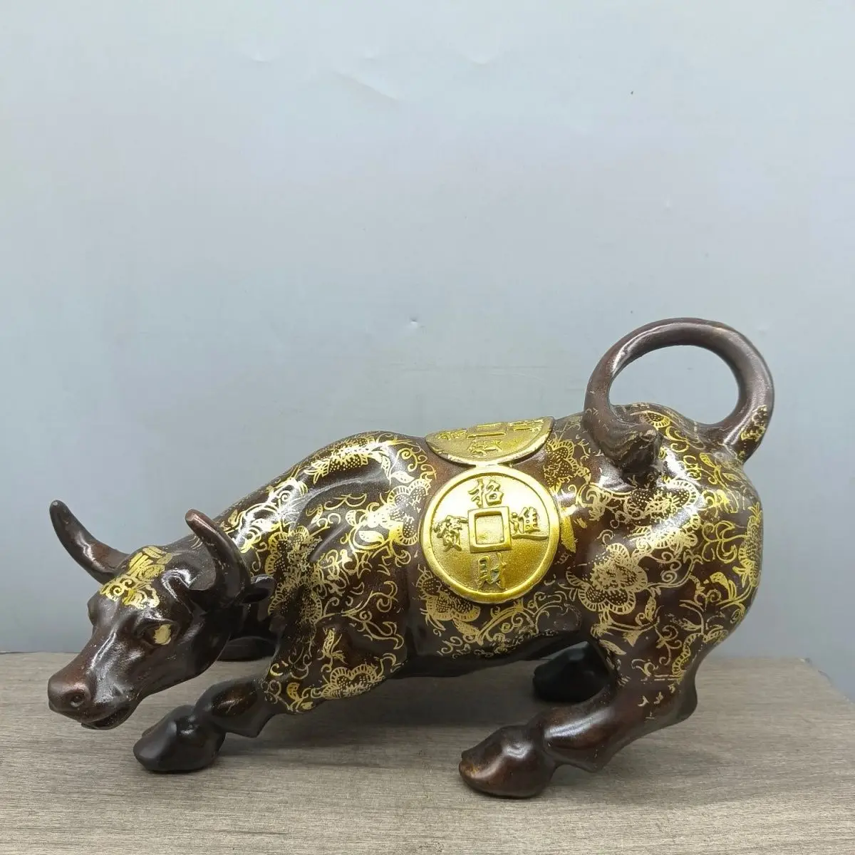 Antique bronze collection:, Lucky cattle, exquisite craftsmanship, fine workmanship!
Antique bronze collection:, Lucky cattle, exquisite craftsmanship, fine workmanship!