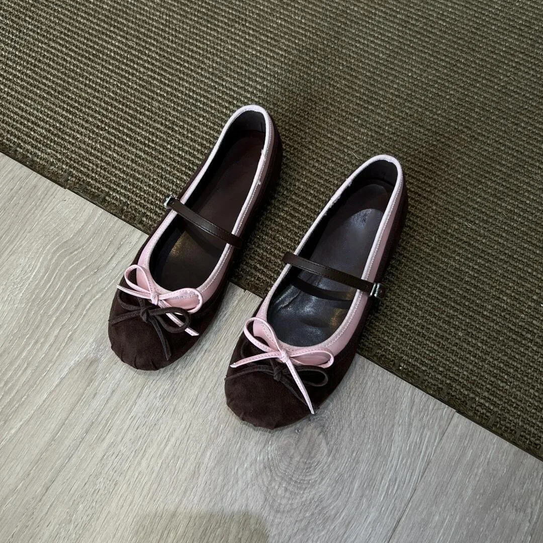 2026 New Fairy Style Bow Decor Flat Shoes Round Toe Ballet Strap Mary Jane Shoes Elegant Casual Soft Sole Wear Fashion Footwear
2026 New Fairy Style Bow Decor Flat Shoes Round Toe Ballet Strap Mary Jane Shoes Elegant Casual Soft Sole Wear Fashion Footwear