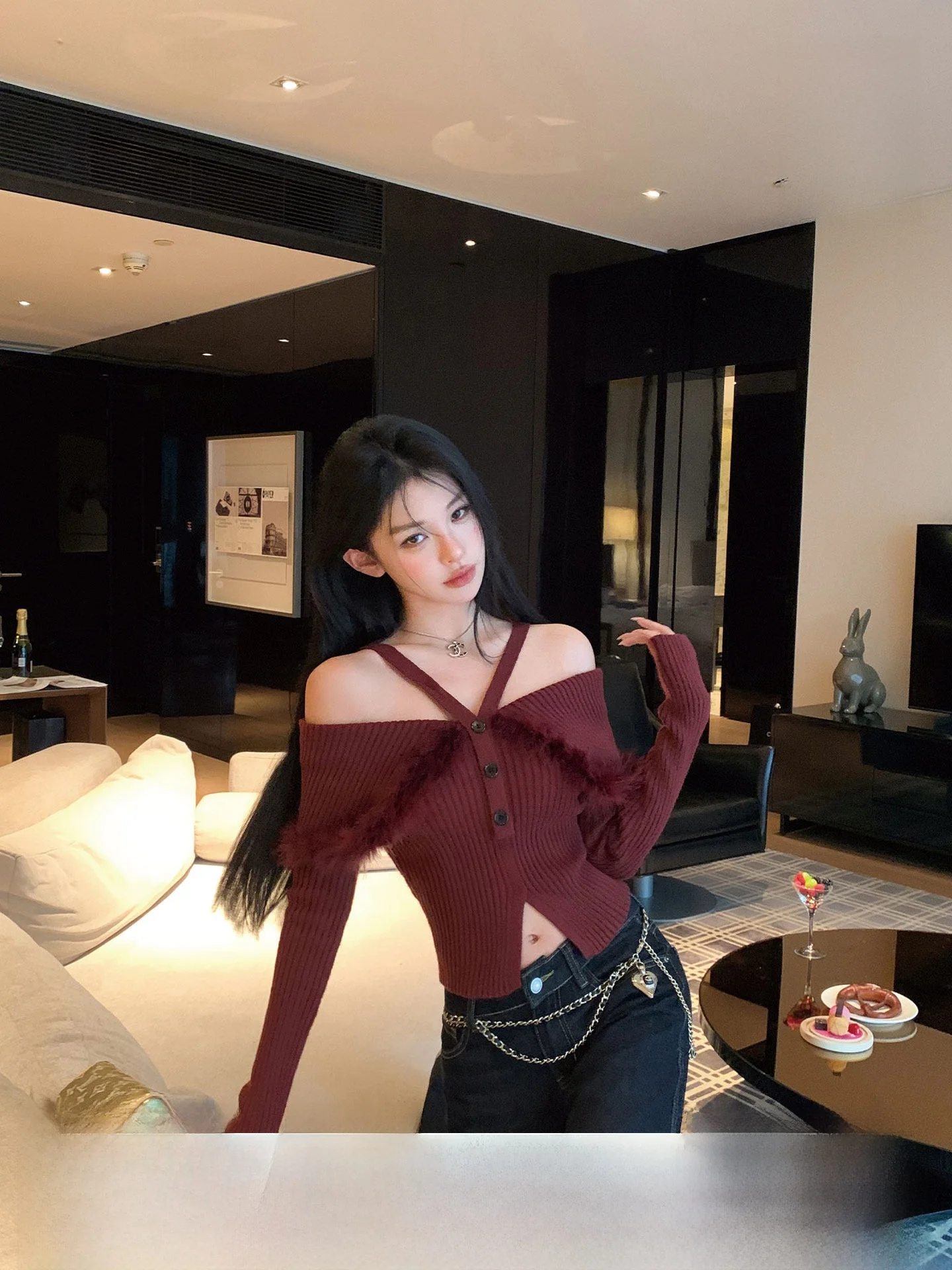 Вязаный свитер Bury Sweet Wine с открытыми плечами в корейском стиле, осенне-зимний дизайн, с перьями страуса, для женщин
Вязаный свитер Bury Sweet Wine с открытыми плечами в корейском стиле, осенне-зимний дизайн, с перьями страуса, для женщин