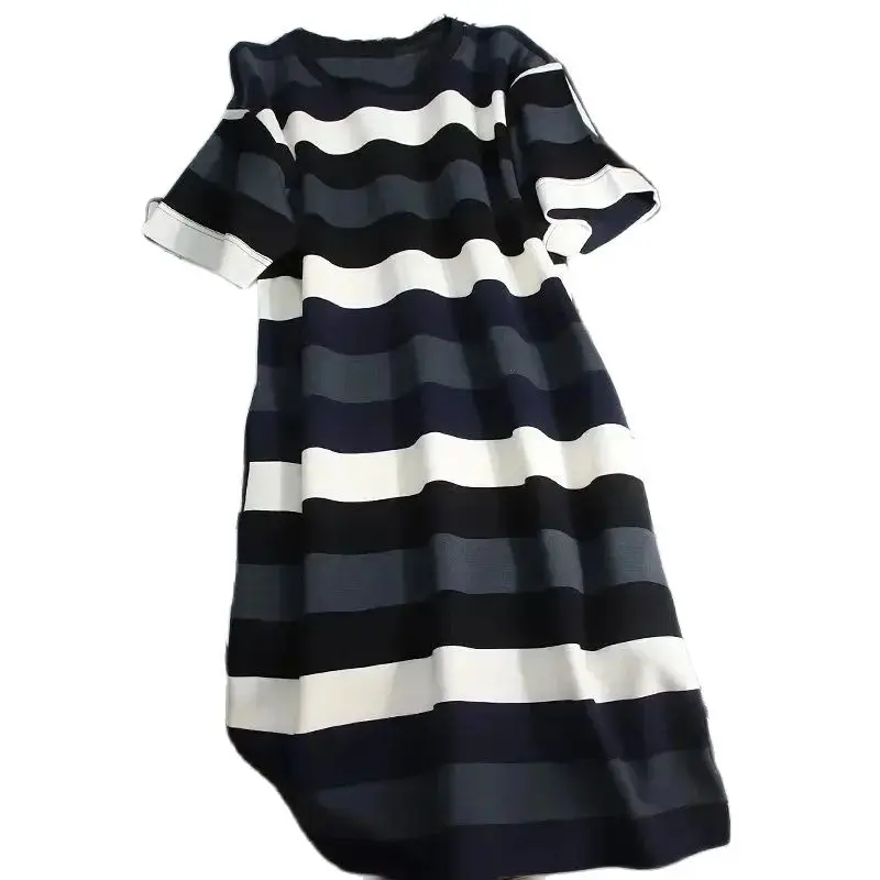 Fashionable Summer Short Sleeve Contrast Stripe Dresses for Women 2024 Loose Fit Covers the Belly and Slim Over Knee Dresses
Fashionable Summer Short Sleeve Contrast Stripe Dresses for Women 2024 Loose Fit Covers the Belly and Slim Over Knee Dresses