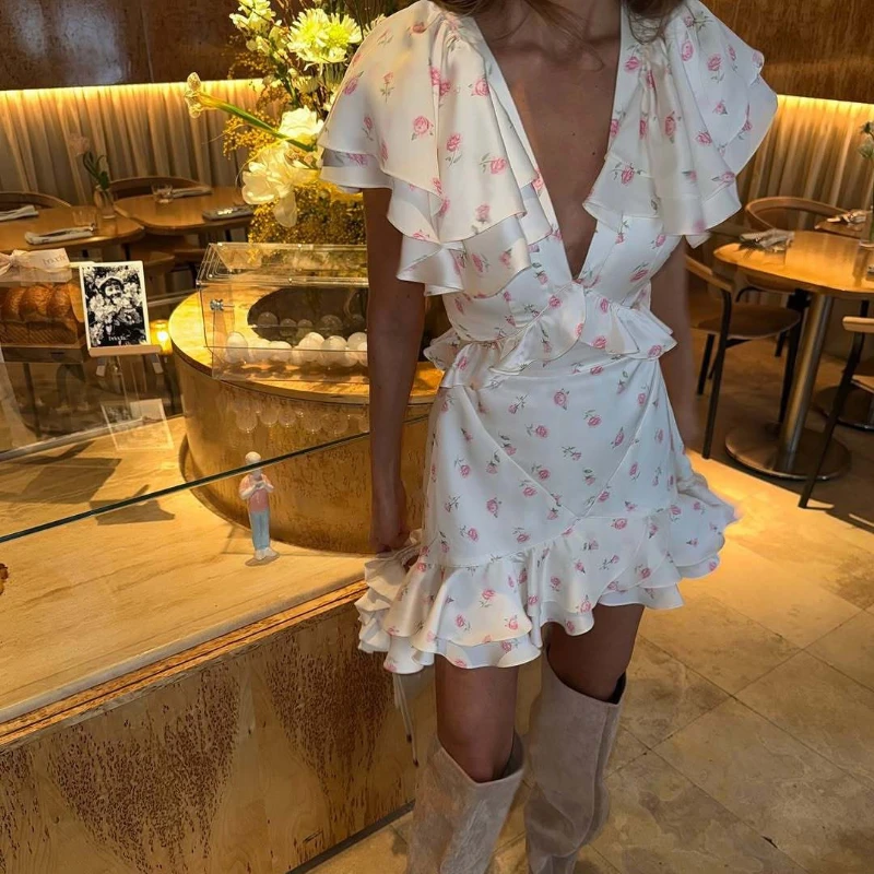 2025 Floral Elegant Ruffle Hem Dress with V-neck and High Waist Design Fashion Summer Party Women' Clothing
2025 Floral Elegant Ruffle Hem Dress with V-neck and High Waist Design Fashion Summer Party Women' Clothing