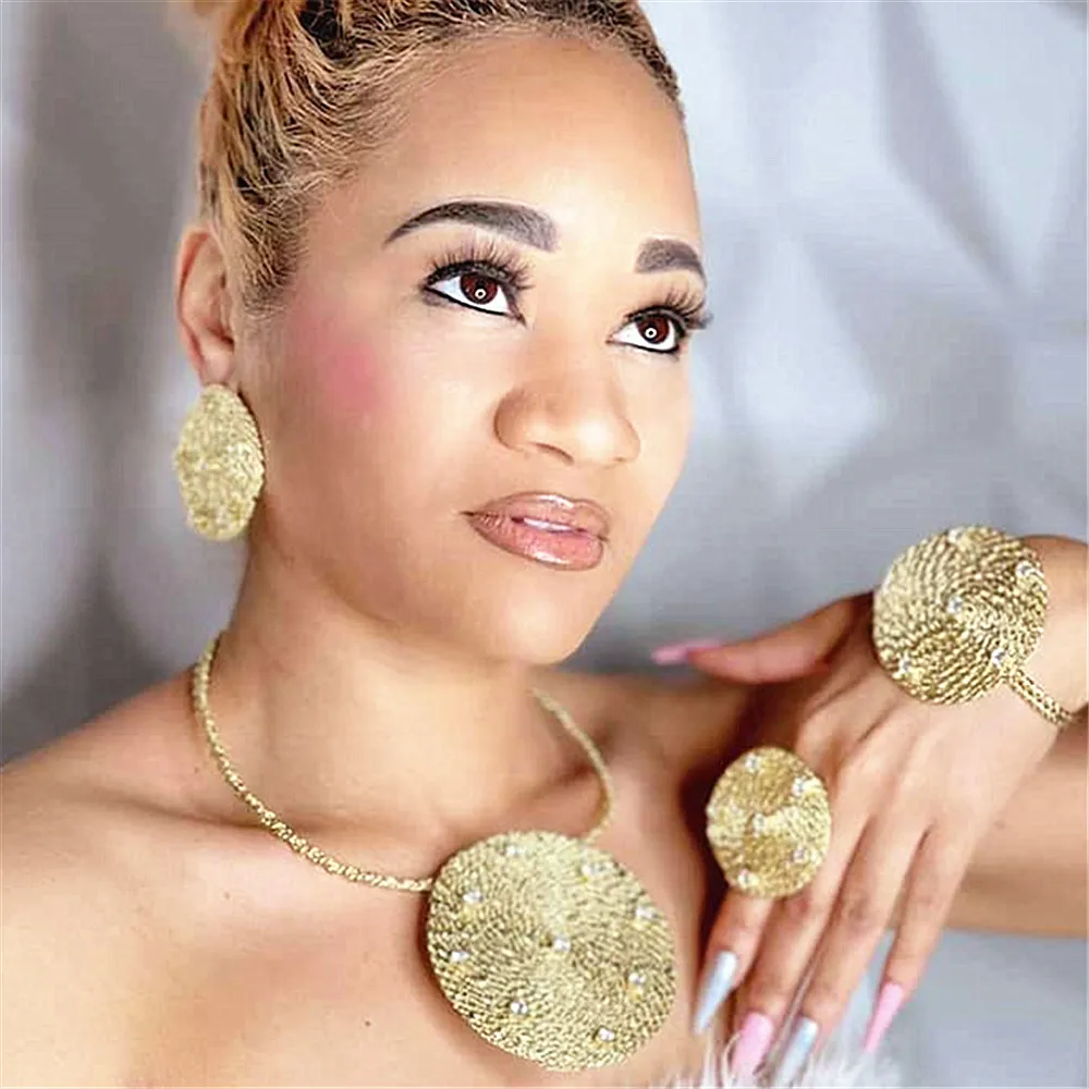 Yulaili элегантные бразильские украшения со стразами круглые модные llaveros воротник Pulseras pin Pendientes щупальца Anillo комплект из 4 предметов 
Yulaili элегантные бразильские украшения со стразами круглые модные llaveros воротник Pulseras pin Pendientes щупальца Anillo комплект из 4 предметов