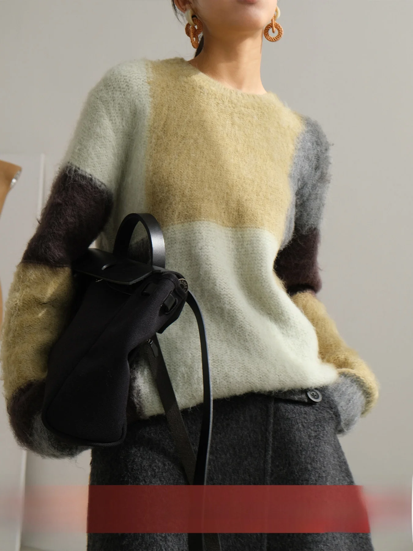 Мягкий уютный женский вязаный свитер с круглым вырезом, пуловер с длинными рукавами, на флисовой подкладке, свободный прямой крой, из смесового полиэстера, зимний
Мягкий уютный женский вязаный свитер с круглым вырезом, пуловер с длинными рукавами, на флисовой подкладке, свободный прямой крой, из смесового полиэстера, зимний