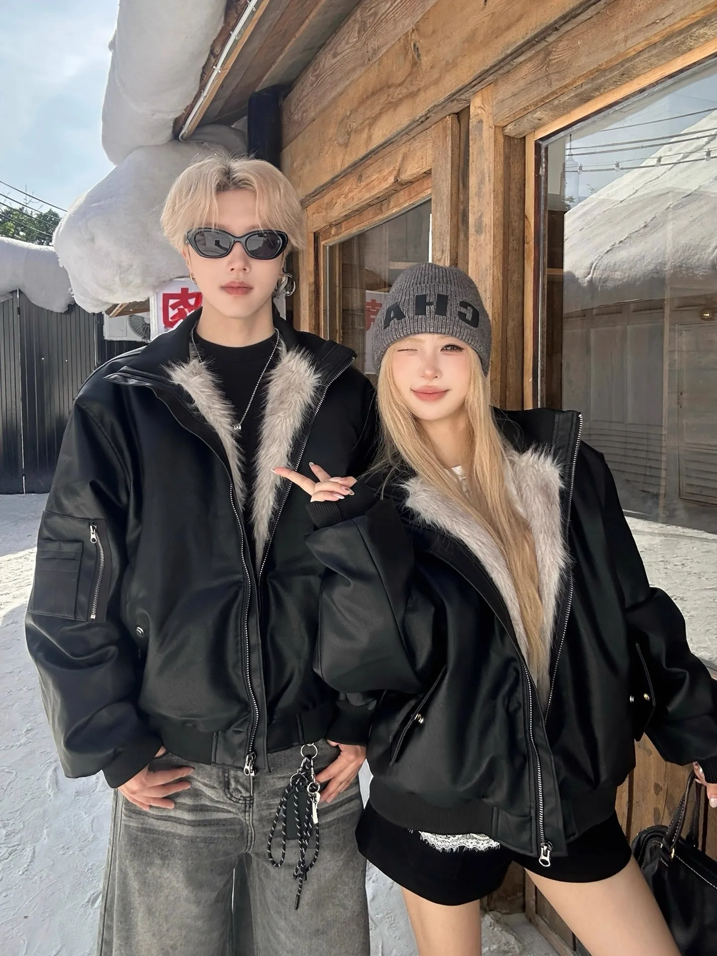 Мужская зимняя теплая куртка-пилот в американском ретро-стиле из хлопка, с коротким воротником, свободного кроя, с длинными рукавами
Мужская зимняя теплая куртка-пилот в американском ретро-стиле из хлопка, с коротким воротником, свободного кроя, с длинными рукавами