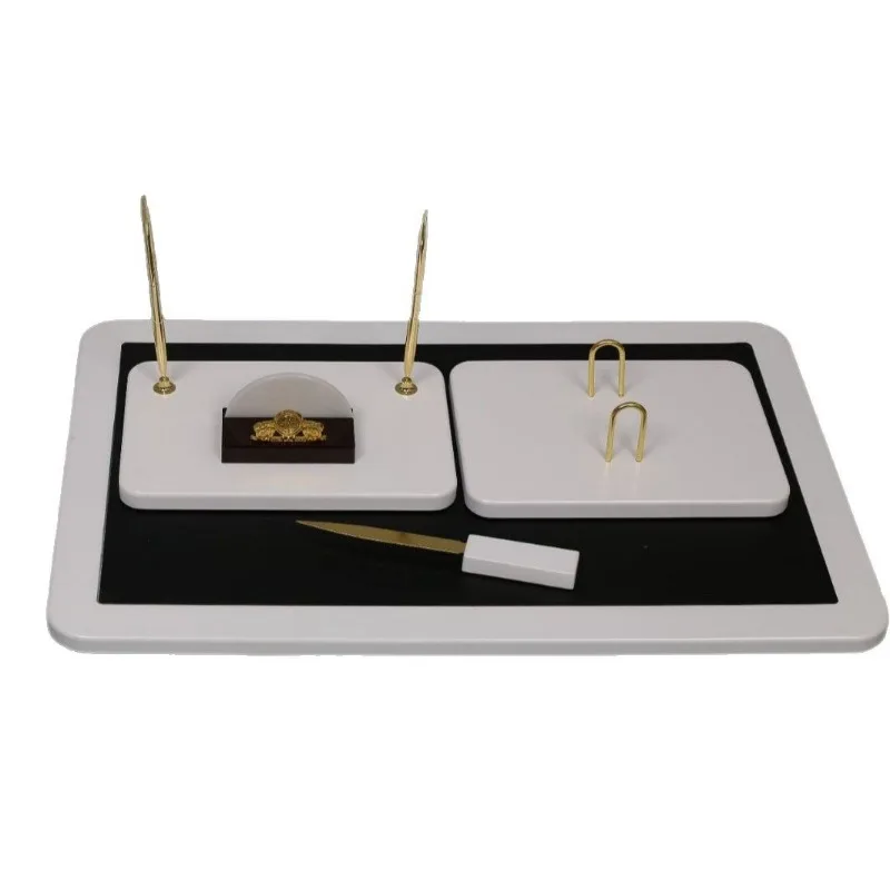 Office desktop light luxury high-end desk calendar rack, business card box high-end pen holder gifts practical high-end
Office desktop light luxury high-end desk calendar rack, business card box high-end pen holder gifts practical high-end