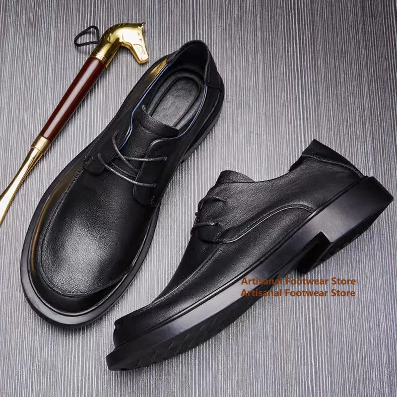 Черные кожаные туфли на шнуровке. Весенне-осенние кожаные повседневные кожаные туфли в британском стиле с круглым носком. Мужская обувь большого размера.
Черные кожаные туфли на шнуровке. Весенне-осенние кожаные повседневные кожаные туфли в британском стиле с круглым носком. Мужская обувь большого размера.