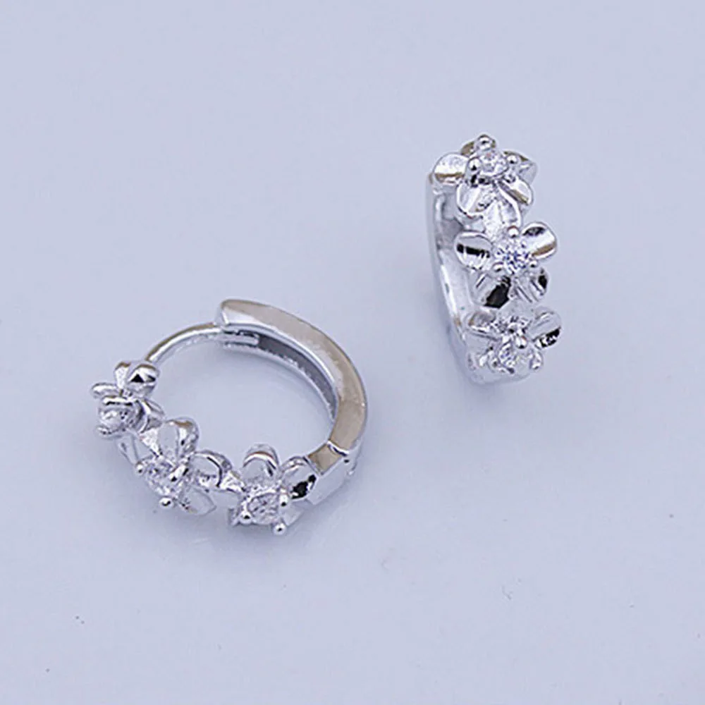 Stylish 925 Sterling Silver Luxurious and Exquisite Three-Flower Earrings for Women, Wedding Party Accessories and Jewelry
Stylish 925 Sterling Silver Luxurious and Exquisite Three-Flower Earrings for Women, Wedding Party Accessories and Jewelry