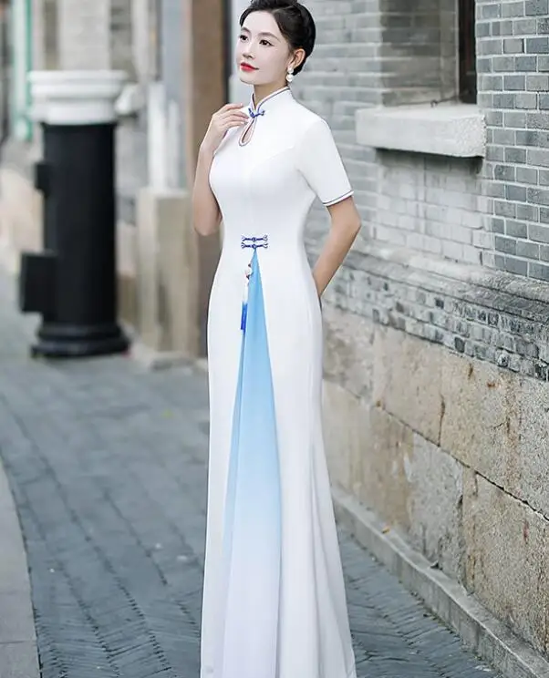 Новое китайское женское летнее платье Chi Pao, длинное Cheongsam, восточная сцена Ao dai, винтажное
Новое китайское женское летнее платье Chi Pao, длинное Cheongsam, восточная сцена Ao dai, винтажное