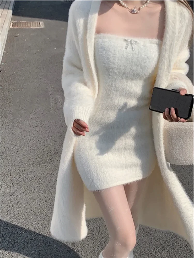 Fall Winter New Fashion Knitted 2 Piece Sets Women Strapless Mini Dress&Loose Long Coat Cardigan Black White 2pc Skirt Suits
Fall Winter New Fashion Knitted 2 Piece Sets Women Strapless Mini Dress&Loose Long Coat Cardigan Black White 2pc Skirt Suits