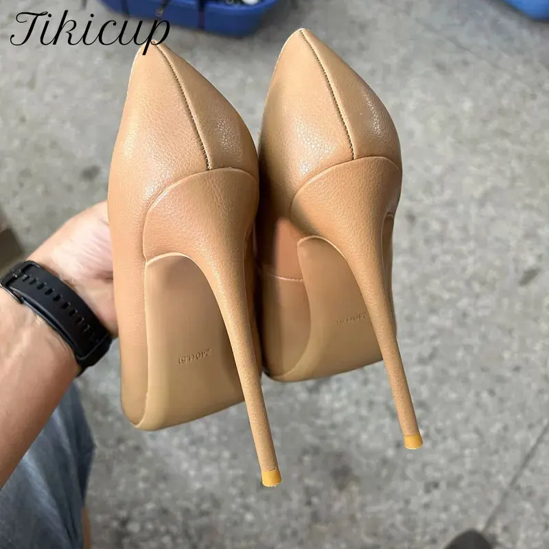 Пикантные элегантные кожаные туфли телесного цвета на шпильке с острым носком, ультратонкий высокий каблук 12 см, идеально подходящий для офисной одежды, шикарные повседневные модельные туфли
Пикантные элегантные кожаные туфли телесного цвета на шпильке с острым носком, ультратонкий высокий каблук 12 см, идеально подходящий для офисной одежды, шикарные повседневные модельные туфли