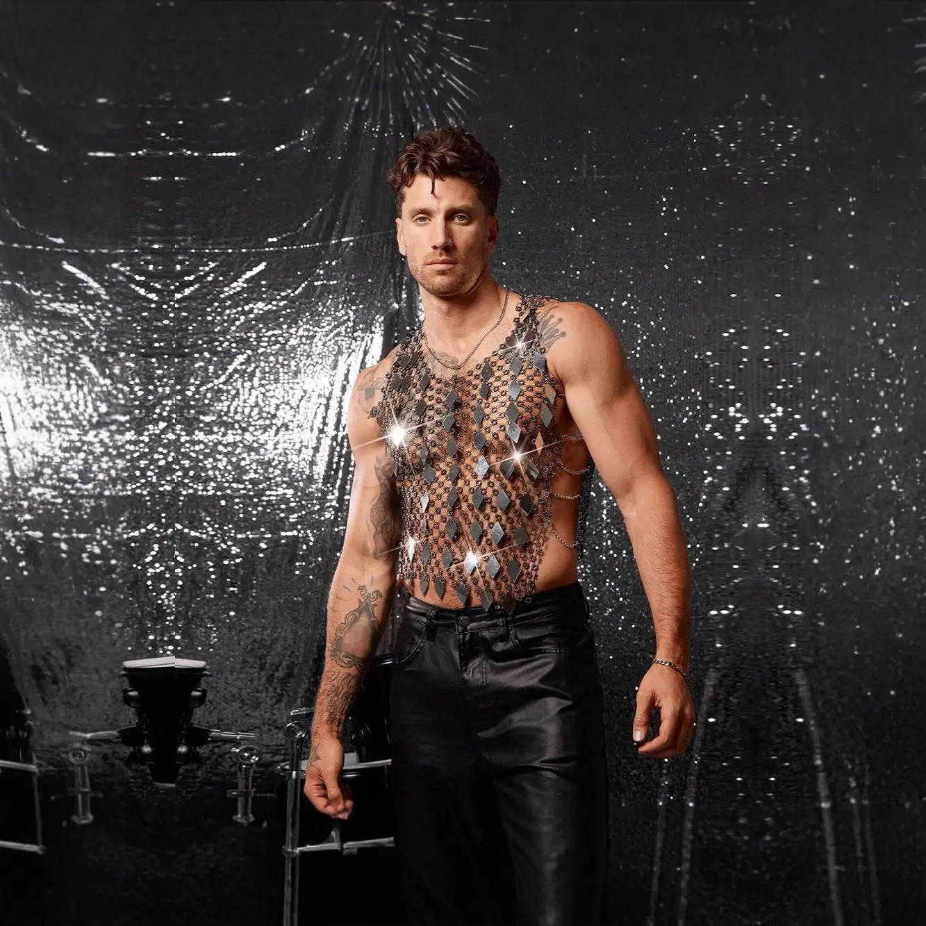 Сексуальный мужской жилет с бриллиантами Embellied Hollow out Diamond Ape Bead, европейский Sle Faion, внутренняя одежда, ультра ор, длина
Сексуальный мужской жилет с бриллиантами Embellied Hollow out Diamond Ape Bead, европейский Sle Faion, внутренняя одежда, ультра ор, длина