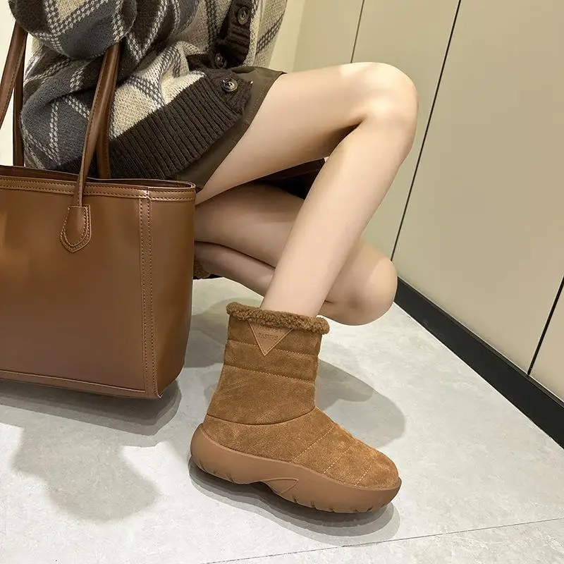 Women's Thickened Fleece Lined Snow Boots Waterproof Non-slip Winter Fashion Mid-calf Rubber Boots Warm Pure Color round Toe
Women's Thickened Fleece Lined Snow Boots Waterproof Non-slip Winter Fashion Mid-calf Rubber Boots Warm Pure Color round Toe