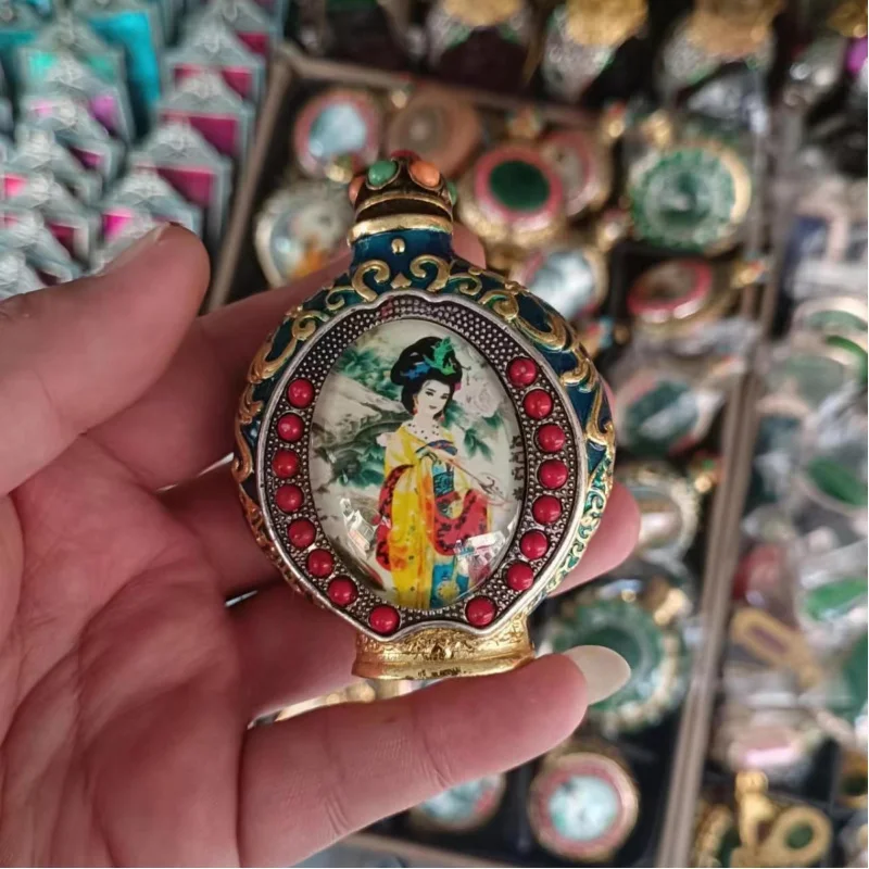 Antique Style Multiple Designs of Qilin Double-Sided Pattern Luminous Snuff Bottle Retro Crafts Auspicious Beast Painting Patter
Antique Style Multiple Designs of Qilin Double-Sided Pattern Luminous Snuff Bottle Retro Crafts Auspicious Beast Painting Patter
