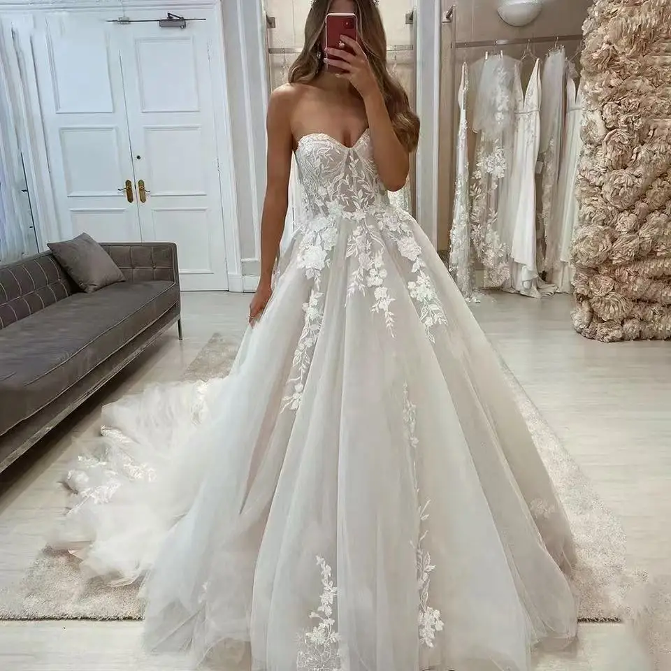 Custom Sweetheart Lace Wedding Dresses Princess Sleeveless Appliques Elegant Long Brdie Dress 2025 Boho Prom Bridal Gowns
Custom Sweetheart Lace Wedding Dresses Princess Sleeveless Appliques Elegant Long Brdie Dress 2025 Boho Prom Bridal Gowns
