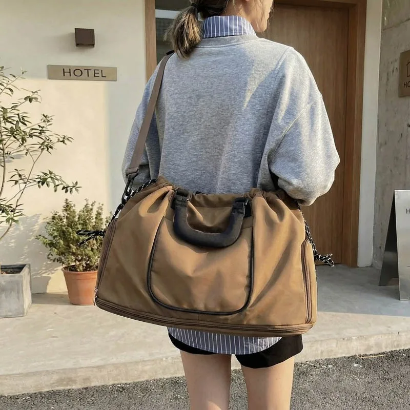 Expandable large-capacity bag, casual shoulder commuter messenger bag, available in multiple scenes
Expandable large-capacity bag, casual shoulder commuter messenger bag, available in multiple scenes