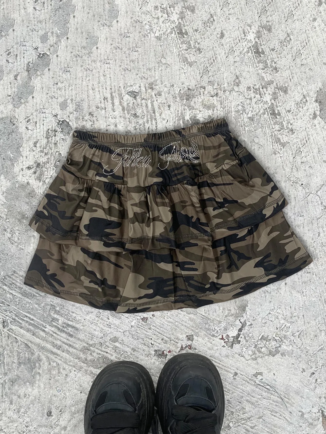 Y2K High Street Fashionable Versatile Summer Skirts American Retro Camouflage Letter Rhinestone Design Sweet Cool Pleated Skirts
Y2K High Street Fashionable Versatile Summer Skirts American Retro Camouflage Letter Rhinestone Design Sweet Cool Pleated Skirts