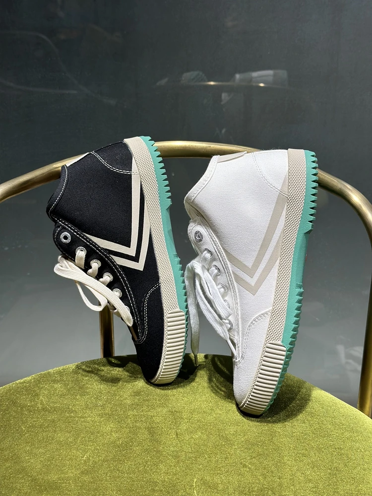 Классические парусиновые кроссовки Feiyue, осень 2024, высокие кеды для упражнений Sports oes, одинаковые пары с круглым носком, резиновая подошва
Классические парусиновые кроссовки Feiyue, осень 2024, высокие кеды для упражнений Sports oes, одинаковые пары с круглым носком, резиновая подошва