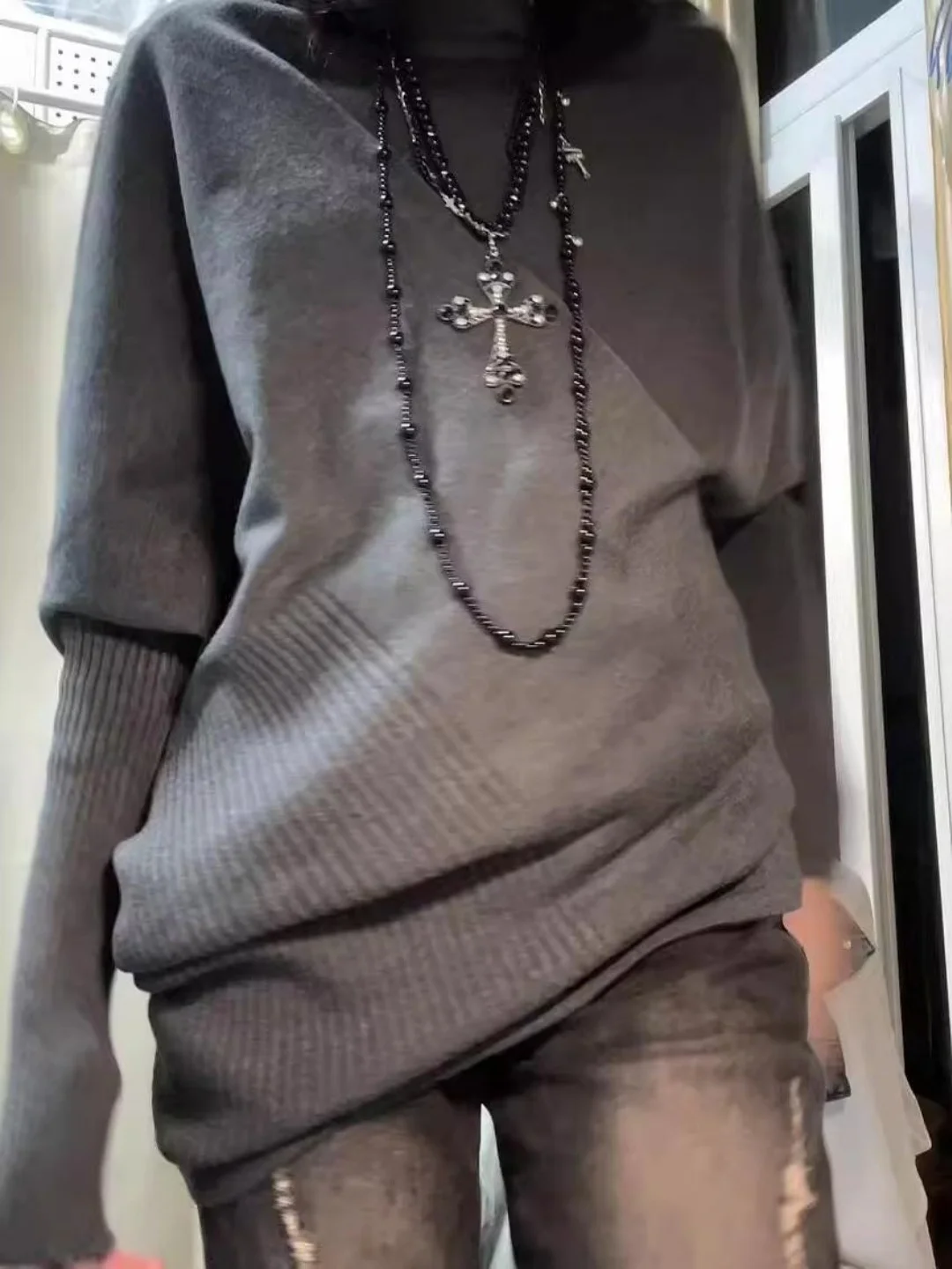 Женский вязаный топ больших размеров с высоким воротником и рукавами «летучая мышь», асимметричный, осенне-зимний, модный, в корейском стиле, повседневный, свободного кроя
Женский вязаный топ больших размеров с высоким воротником и рукавами «летучая мышь», асимметричный, осенне-зимний, модный, в корейском стиле, повседневный, свободного кроя