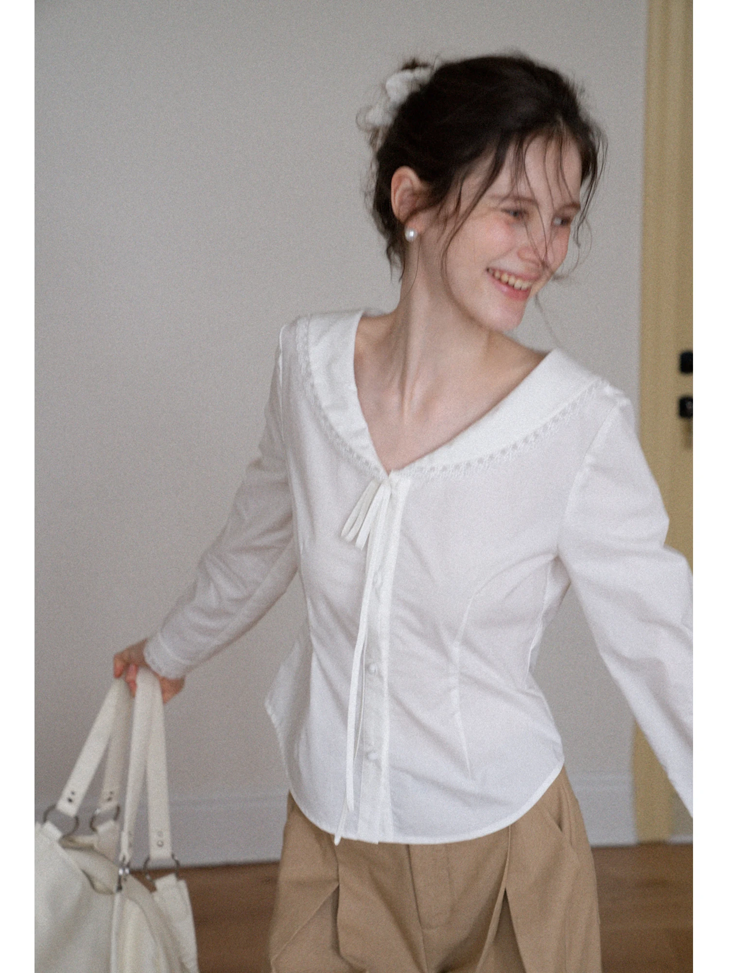 Eggka Белая кружевная вставка с поясом V-Ne Long Sve irt Женский сладкий топ для поездок на работу из полиэстера и длина на пуговицах C...
Eggka Белая кружевная вставка с поясом V-Ne Long Sve irt Женский сладкий топ для поездок на работу из полиэстера и длина на пуговицах C...