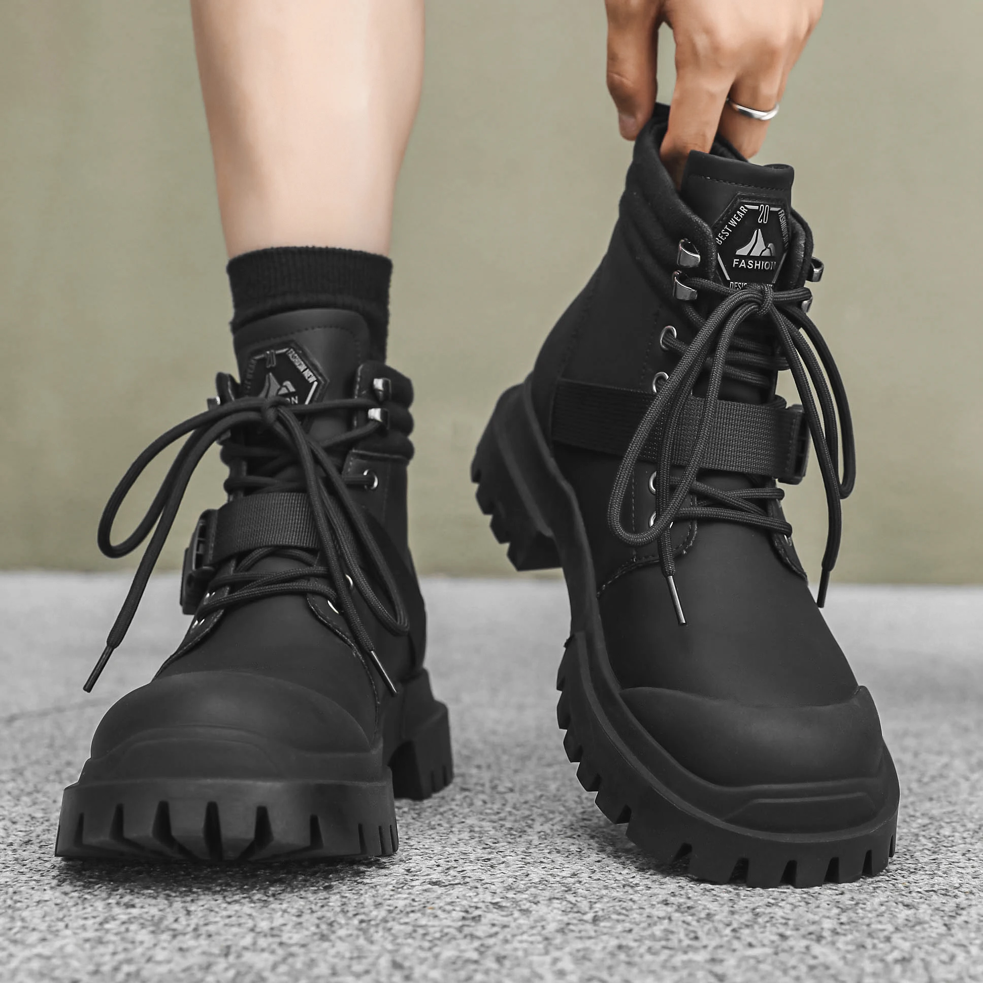 original design new hight quality black ankle leather boots for men hombre teenagers daily casual dress height increasing shoes
original design new hight quality black ankle leather boots for men hombre teenagers daily casual dress height increasing shoes