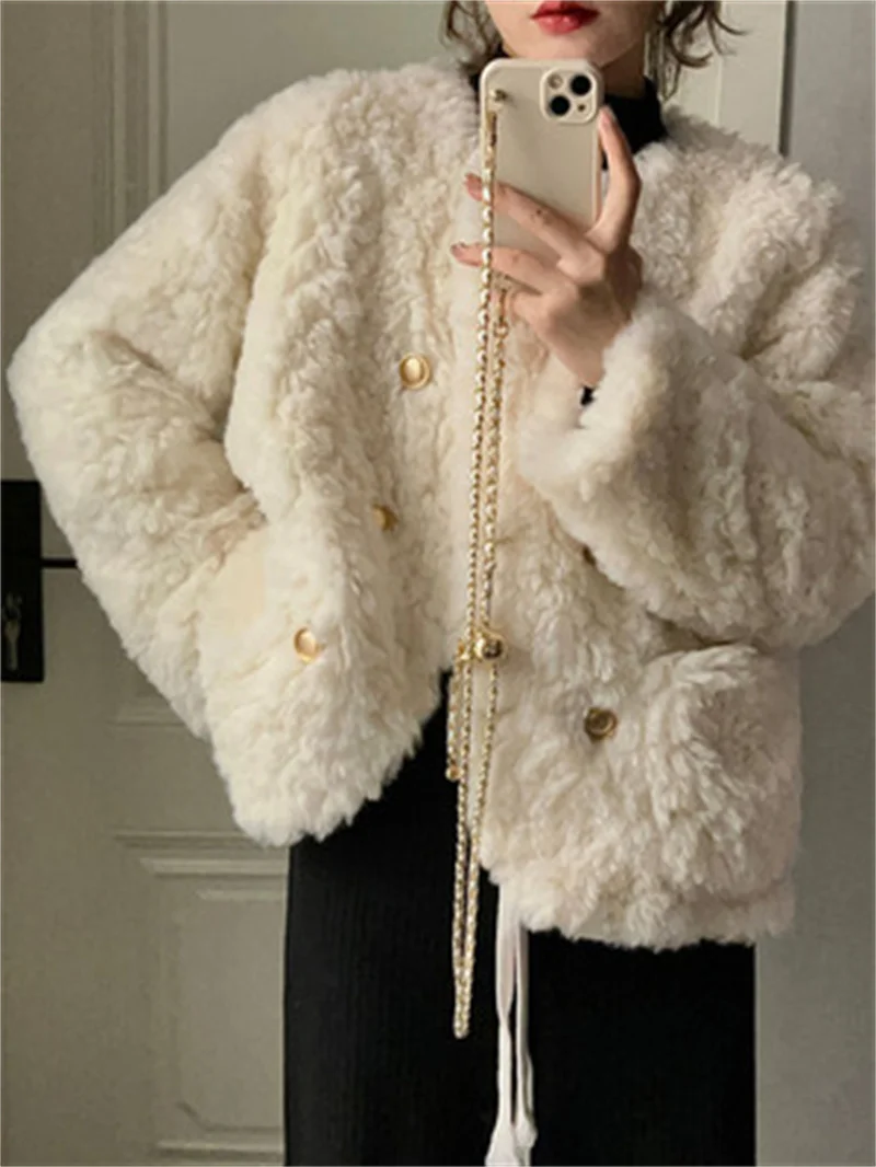 2023 Winter Small Xiang Feng Lamb Wool Women Coat Women New Versatile Small Person Loose Thickened White Wool Coat Cotton Jacket
2023 Winter Small Xiang Feng Lamb Wool Women Coat Women New Versatile Small Person Loose Thickened White Wool Coat Cotton Jacket