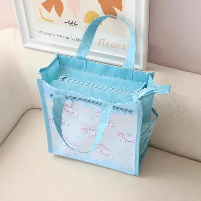 Новая сумка-кроссбоди Kuromi из оксфордской ткани, двухслойная, для косметики и учебных принадлежностей, с мультяшным принтом, портативная сумка для студентов
Новая сумка-кроссбоди Kuromi из оксфордской ткани, двухслойная, для косметики и учебных принадлежностей, с мультяшным принтом, портативная сумка для студентов