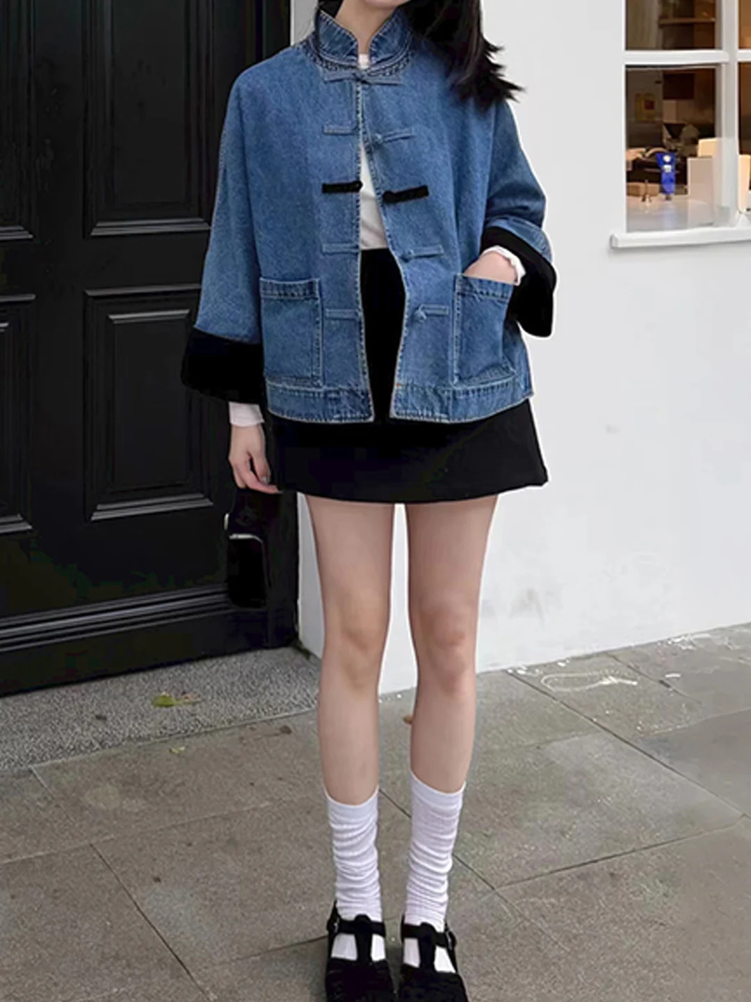 Velvet Spring Jacket Women's Loose Fit Sleeve Roll-Up Stand Collar Traditional Chinese Style Fashion Outerwear
Velvet Spring Jacket Women's Loose Fit Sleeve Roll-Up Stand Collar Traditional Chinese Style Fashion Outerwear