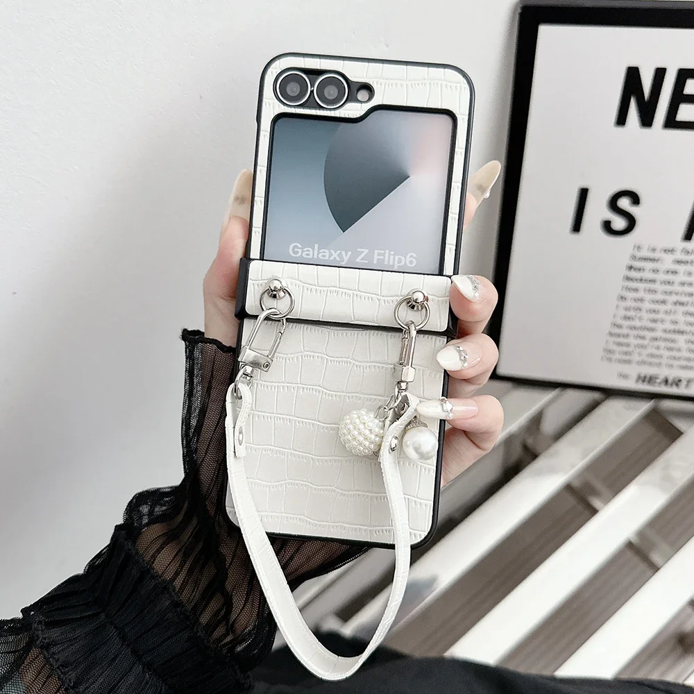 For Samsung Galaxy Z Flip 6 ZFlip5 ZFlip4 3 Case PU Leather Alligator Pattern Hinge Protection Phone Cover With Handheld Lanyard
For Samsung Galaxy Z Flip 6 ZFlip5 ZFlip4 3 Case PU Leather Alligator Pattern Hinge Protection Phone Cover With Handheld Lanyard