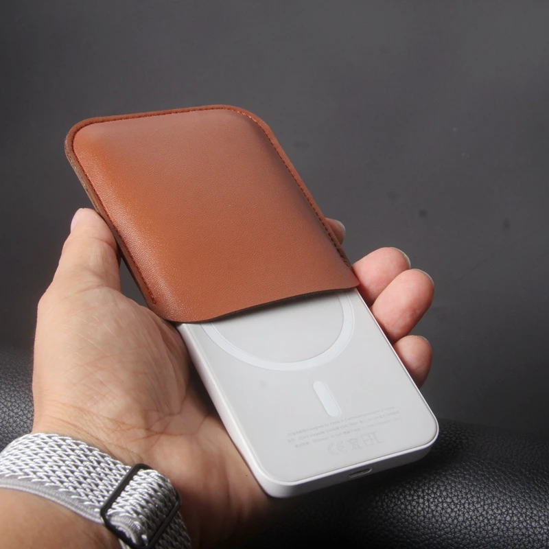 Power Bank Cover Pouch Leather Case for iPhone 13 Magsafe External Battery Cover
Power Bank Cover Pouch Leather Case for iPhone 13 Magsafe External Battery Cover