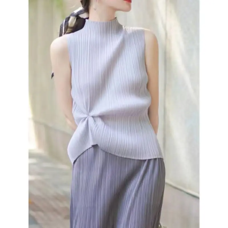 Miyake Pleated T-shirt Sleeveless Half-high Neck Inside Short 2025 Summer New Small Undershirt Female Slim T-shirt
Miyake Pleated T-shirt Sleeveless Half-high Neck Inside Short 2025 Summer New Small Undershirt Female Slim T-shirt