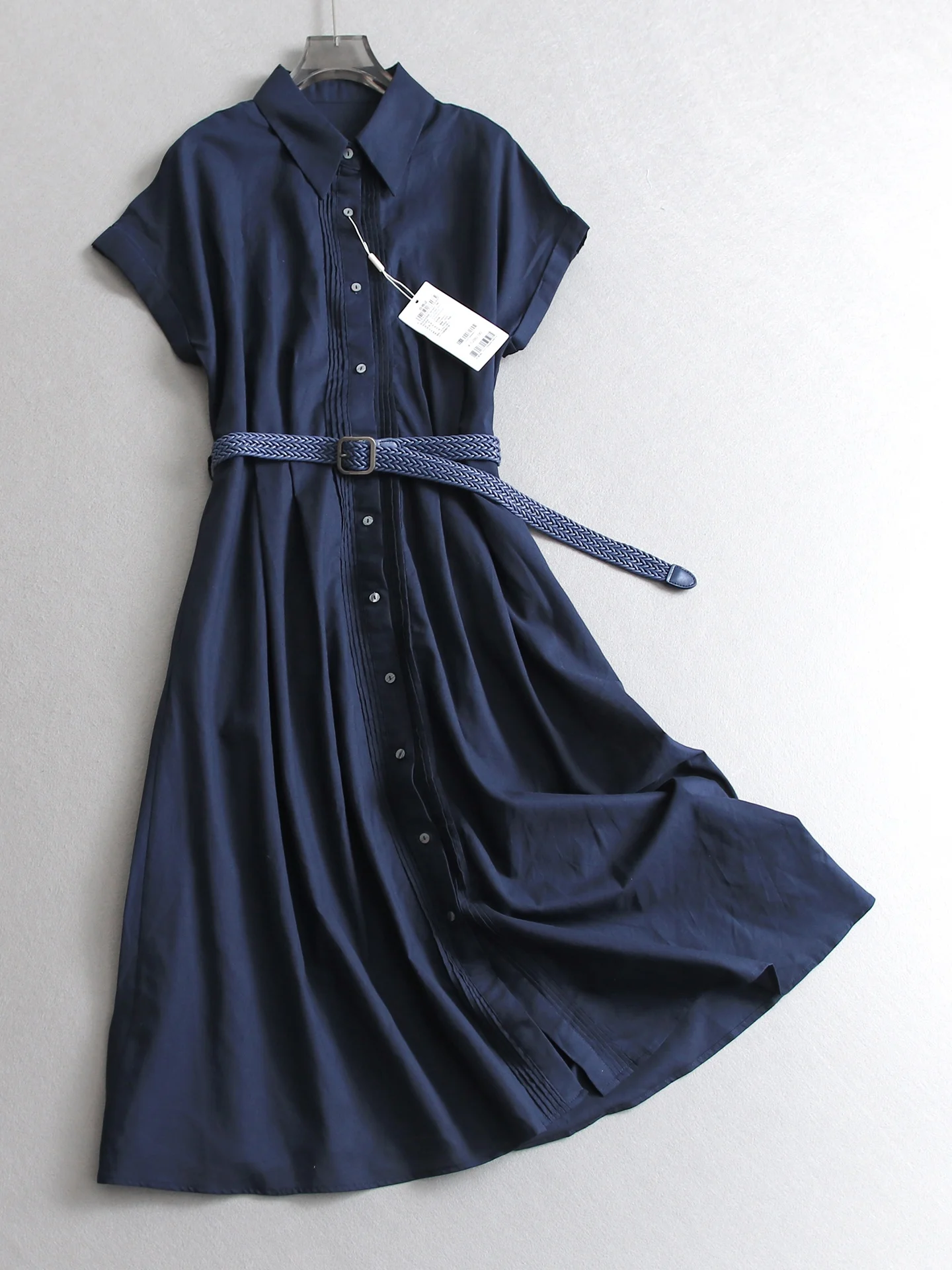 Symmetrical Pleated Han Han Shirt Dress with Belt Pure Color Turn-down Collar Short Sleeve Long Women's Dress Casual Style
Symmetrical Pleated Han Han Shirt Dress with Belt Pure Color Turn-down Collar Short Sleeve Long Women's Dress Casual Style