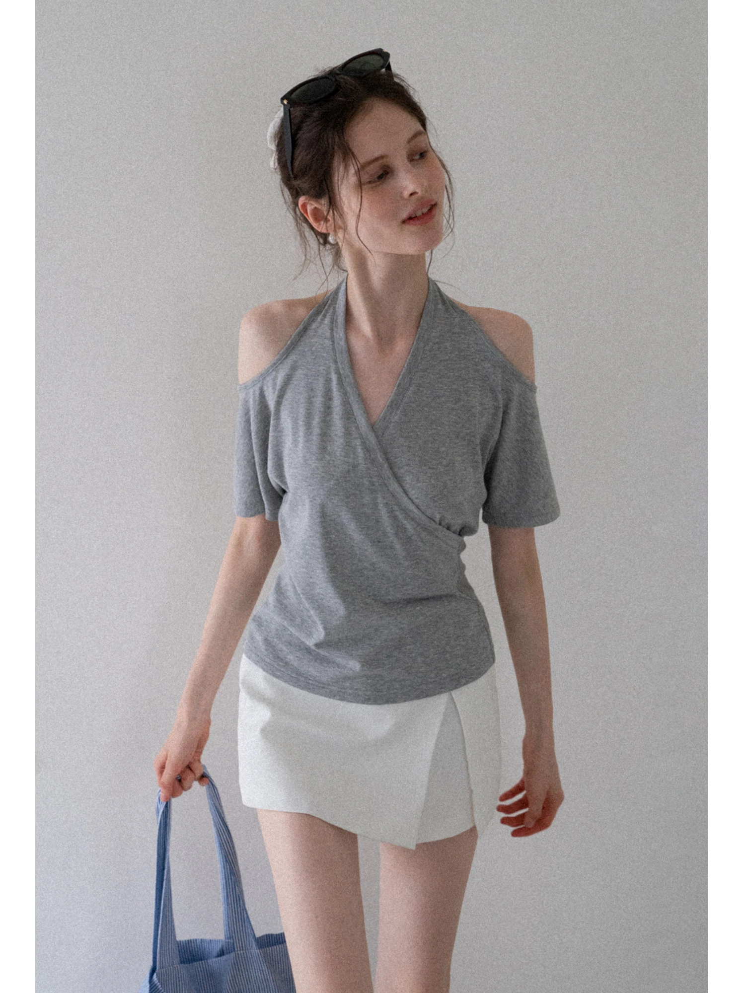 EGGKA Однотонная футболка с перекрестными бретелями, коротким рукавом и V-образным вырезом, приталенная, повседневная, летняя, женская, модная, милая, стильная
EGGKA Однотонная футболка с перекрестными бретелями, коротким рукавом и V-образным вырезом, приталенная, повседневная, летняя, женская, модная, милая, стильная