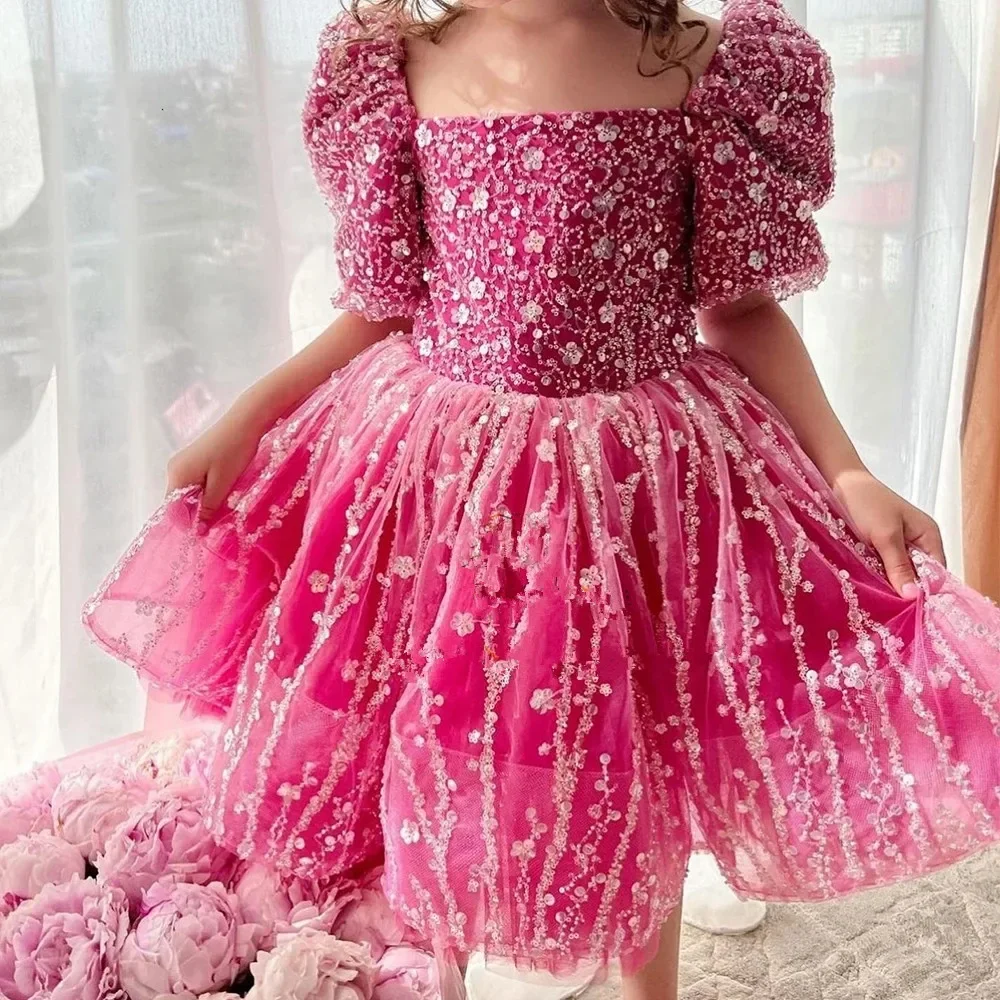 Flower Girl Dresses Puffy Balloon Short Sleeve Scoop Flower Girl Dresses Sequined Baby Birthday Gowns Zipper Back Real Picture ف
Flower Girl Dresses Puffy Balloon Short Sleeve Scoop Flower Girl Dresses Sequined Baby Birthday Gowns Zipper Back Real Picture ف
