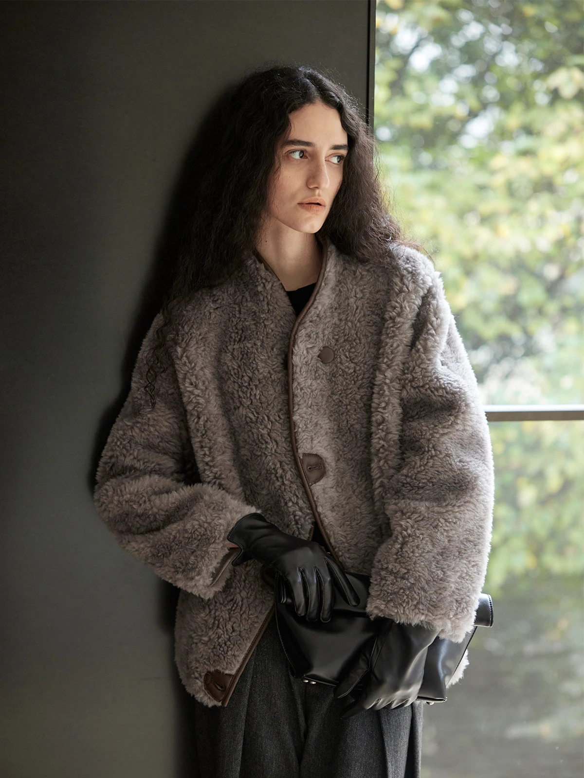 Moofeel Lamb Fur Jaet из натуральной кожи и меха с небольшим воротником-стойкой для поездок на работу, женское длинное пальто обычного све
Moofeel Lamb Fur Jaet из натуральной кожи и меха с небольшим воротником-стойкой для поездок на работу, женское длинное пальто обычного све