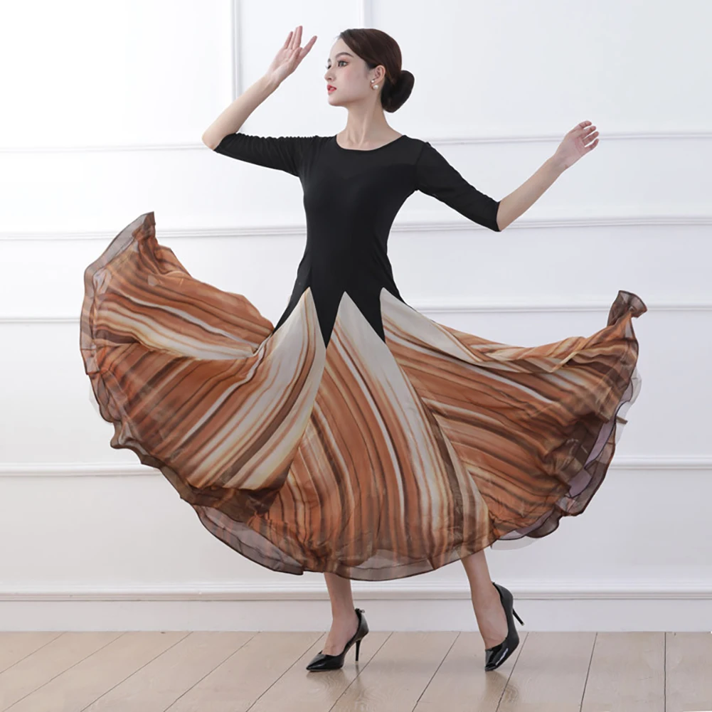 Printed Ballroom Dance Round Neck Ballroom Dance Green Dress For Women To Practice Mid-Sleeve Practice Brown Waltz Dress
Printed Ballroom Dance Round Neck Ballroom Dance Green Dress For Women To Practice Mid-Sleeve Practice Brown Waltz Dress