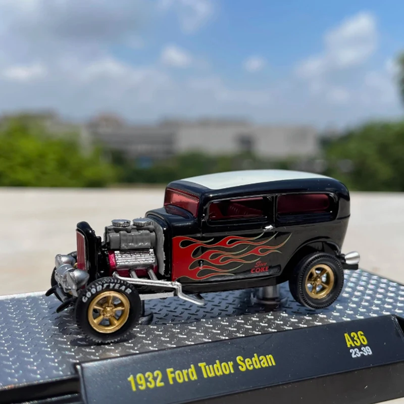 Diecast 1:64 Scale 1932 Ford Sedan Vintage Car Alloy Vehicle Model Static Display Collectibles Boy Gift Toy Ornament
Diecast 1:64 Scale 1932 Ford Sedan Vintage Car Alloy Vehicle Model Static Display Collectibles Boy Gift Toy Ornament