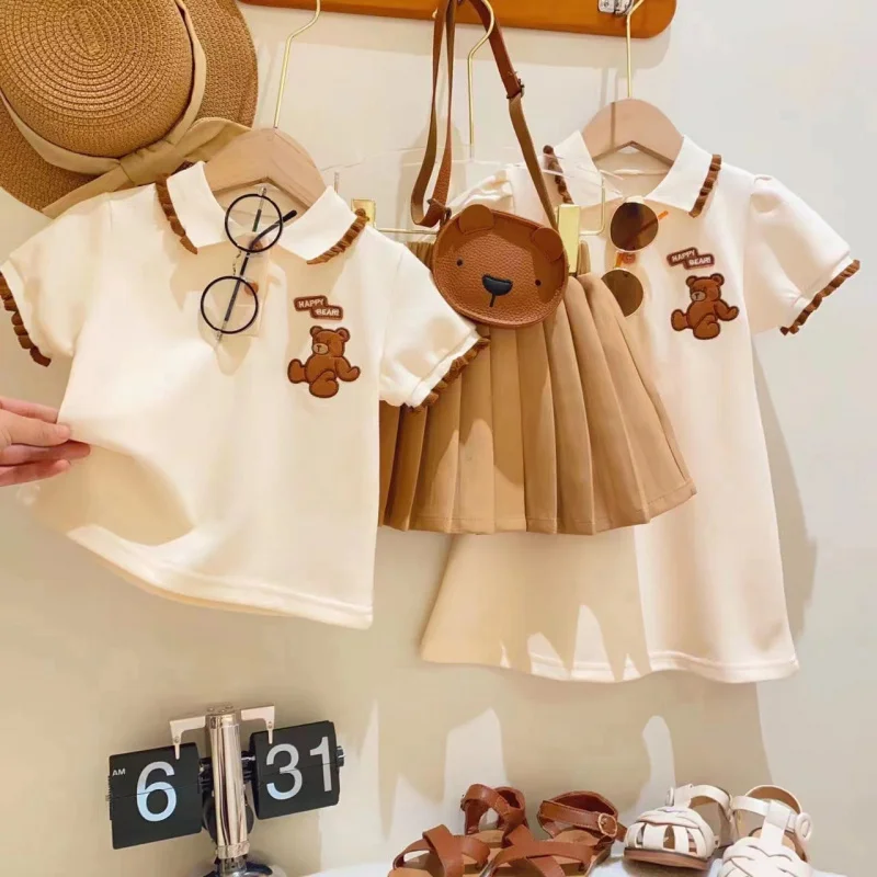 WDX-Girls' Suit Skirt Summer Cartoon Bear LabelingPoloCollar Double Version Princess Two-Piece Set95079
WDX-Girls' Suit Skirt Summer Cartoon Bear LabelingPoloCollar Double Version Princess Two-Piece Set95079